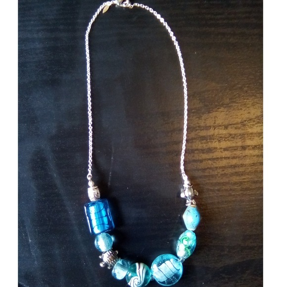 Vintage, Avon SAQ Aqua Blue Glass Beads‎ Silver Tone Necklace - Picture 5 of 15